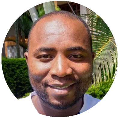 Headshot Raymond Mhaluka