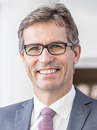 Professor Peter Hoj